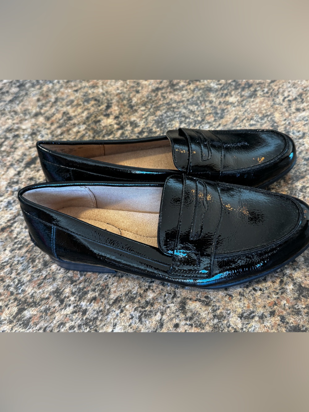 Black Leather Women’s Penny Loafers Support Slip On Shoes Size 7.5 M Lifestride